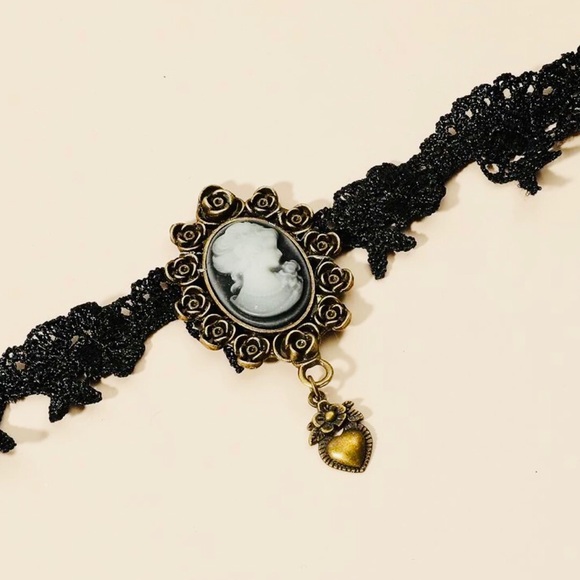 šŗ 3/$20 š Vintage Style Choker Necklace